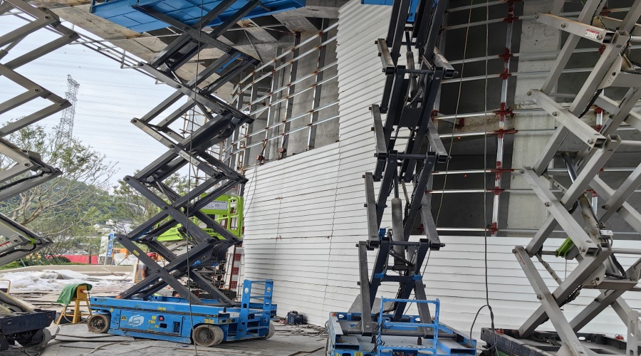 UHPC混凝土墻板施工中 UHPC混凝土墻板施工中